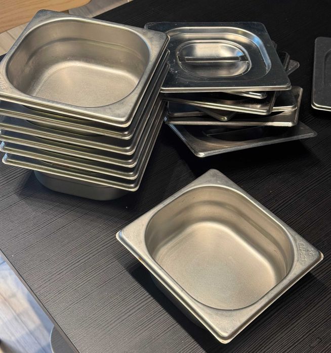 Conjunto de recipientes em Inox com tampa para restauração