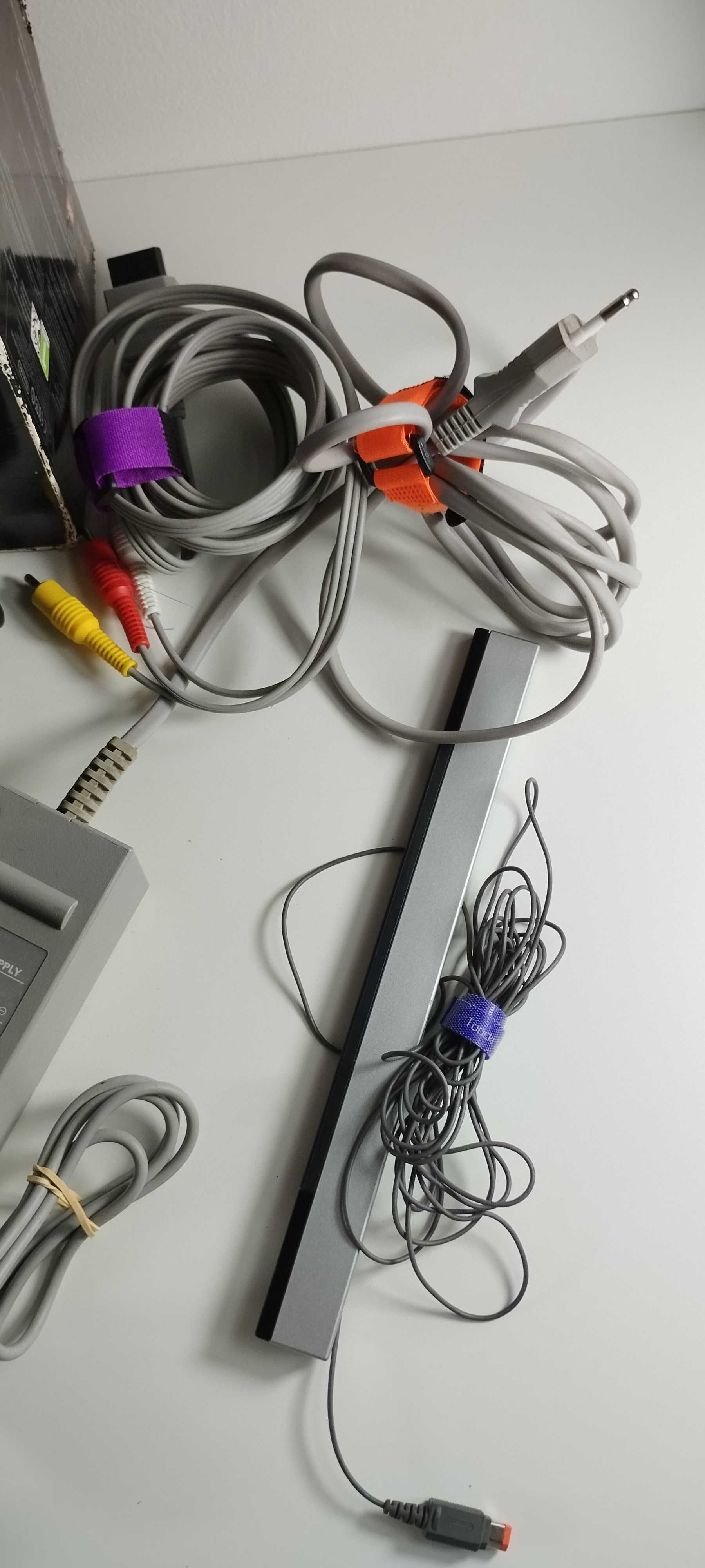 Nintendo Wii com caixa e acessórios