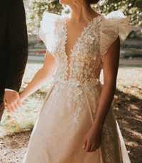 Zjawiskowa suknia ślubna z trenem i welonem rozmiar S, Ivory