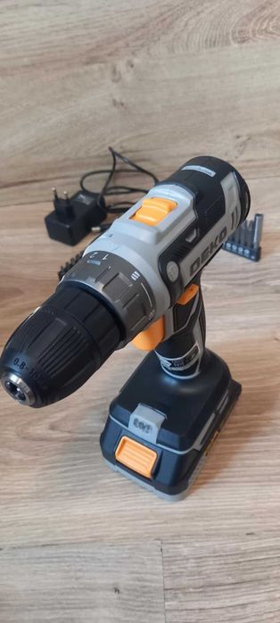 Nowa wkrętarko-wiertarka, 20V, z baterią i ładowarką w zestawie