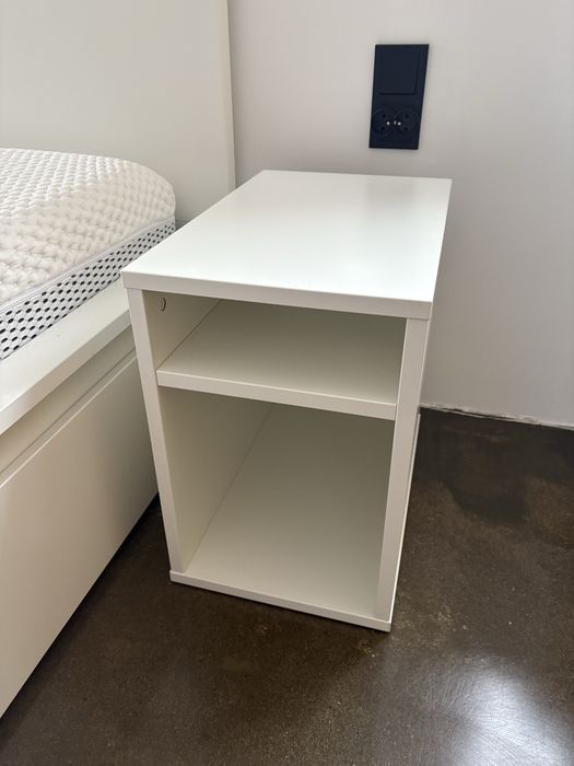 2 szt. Białe stoliki, szafki nocne / stan bdb. / sypialnia