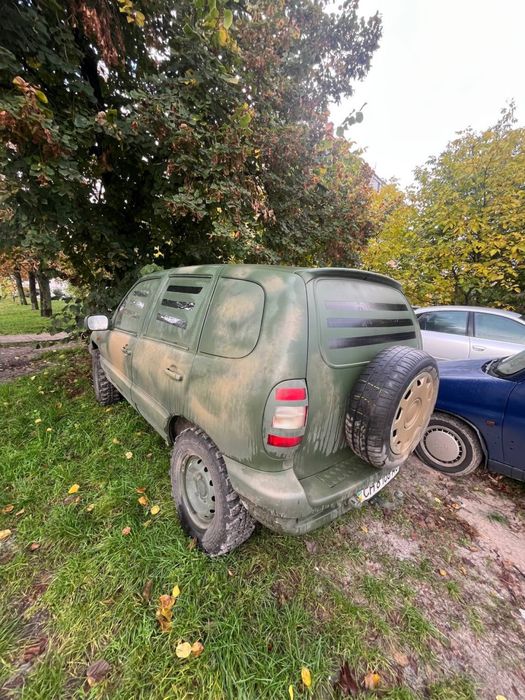 Повнопривідний нива шевролет