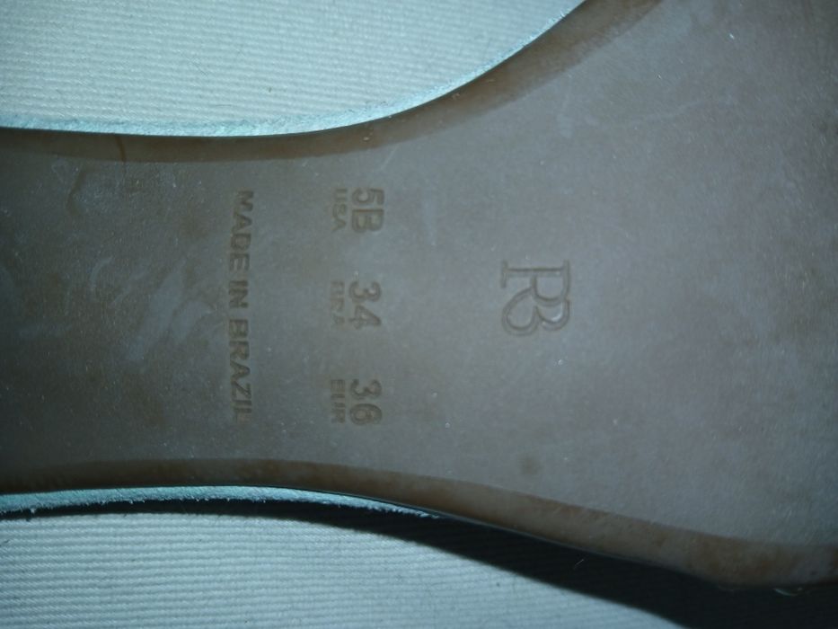 Sandalias com perolas azul claro camurcite