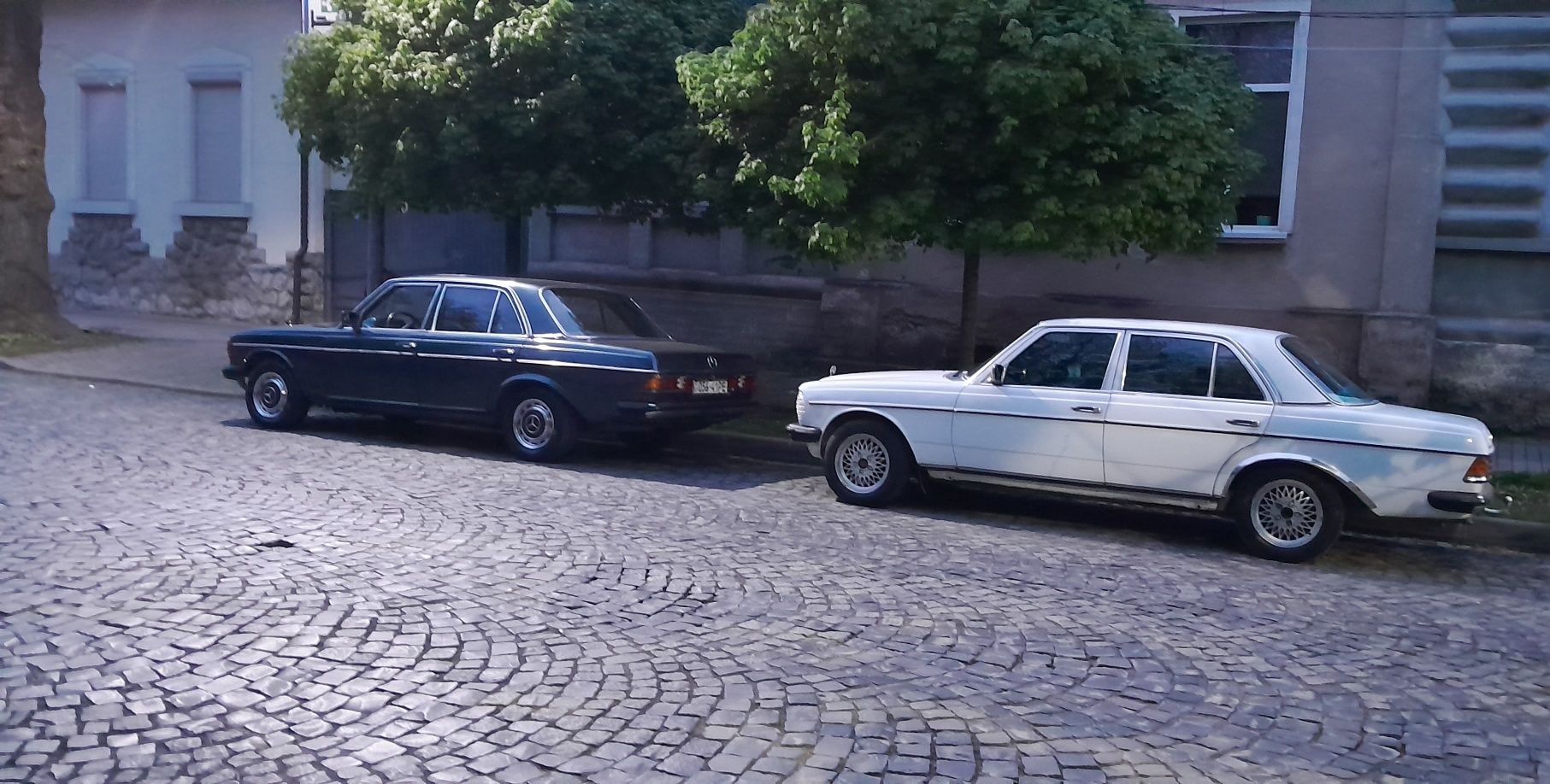 Mercedes w123 Chemodan.