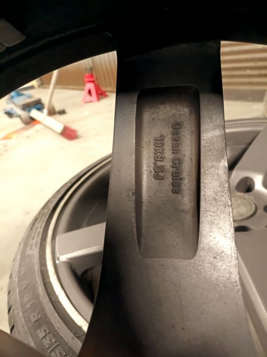 Sprzedam felgi 19x112 8,5j z oponami lato