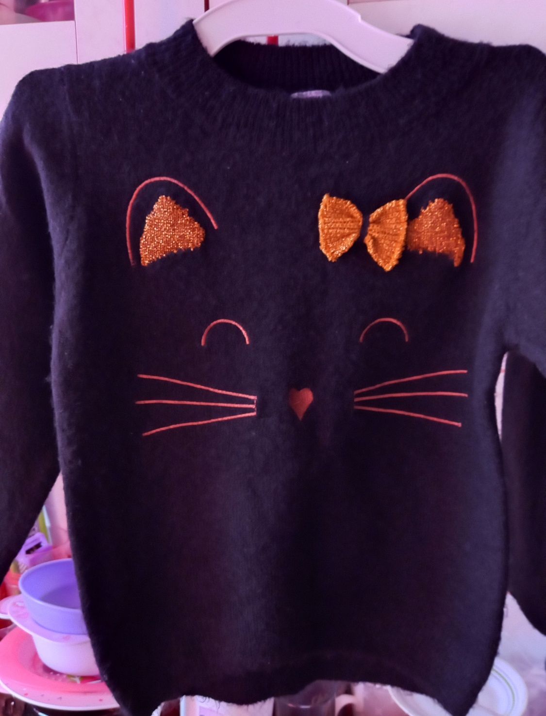 Nowy sliczny czarny sweterek dziewczecy kotek 110