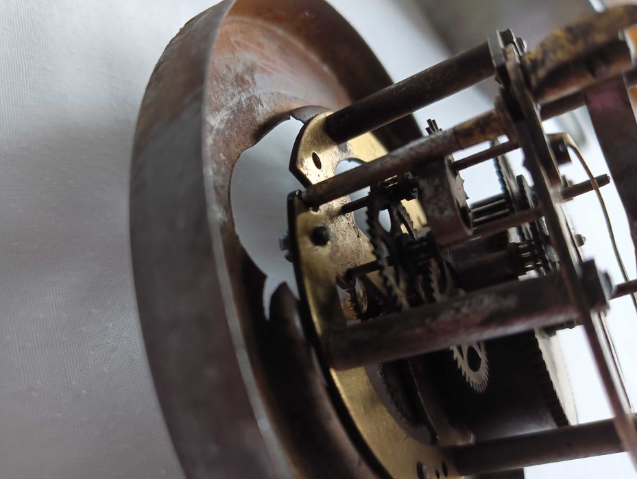 Stary mechanizm zegara z obudową - Junhans