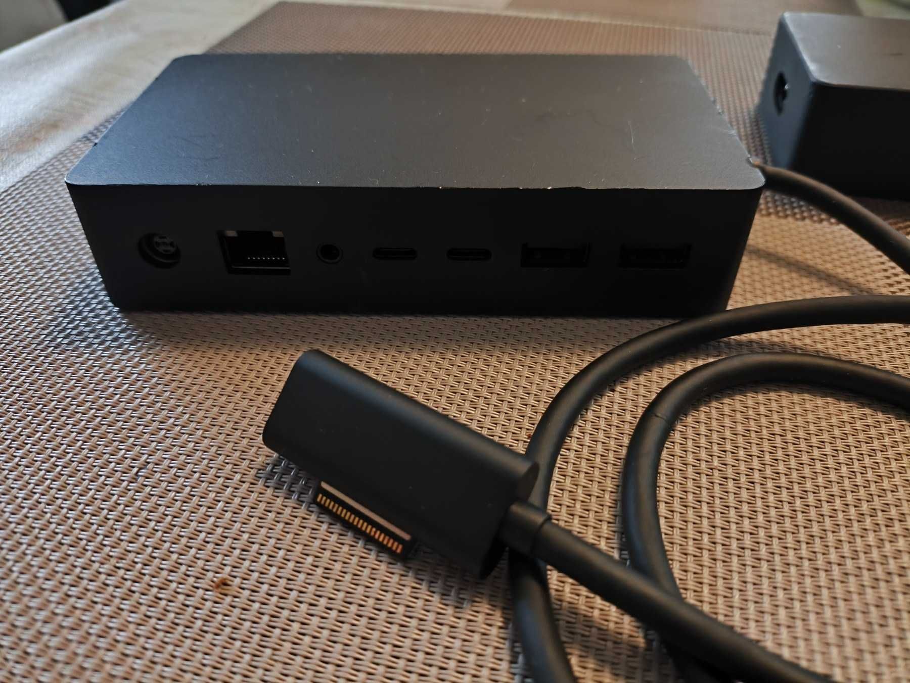 Microsoft Surface докстанція Dock 2 модель 1917 з Type-C