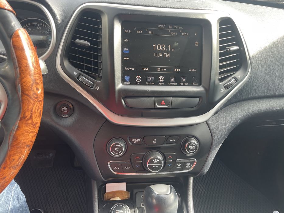 Продам jeep cherokee 2015 року випуску