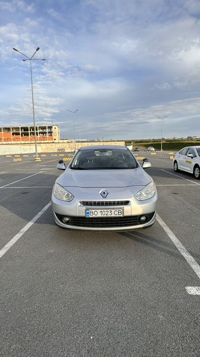 Навчальне авто Renaul Fluence