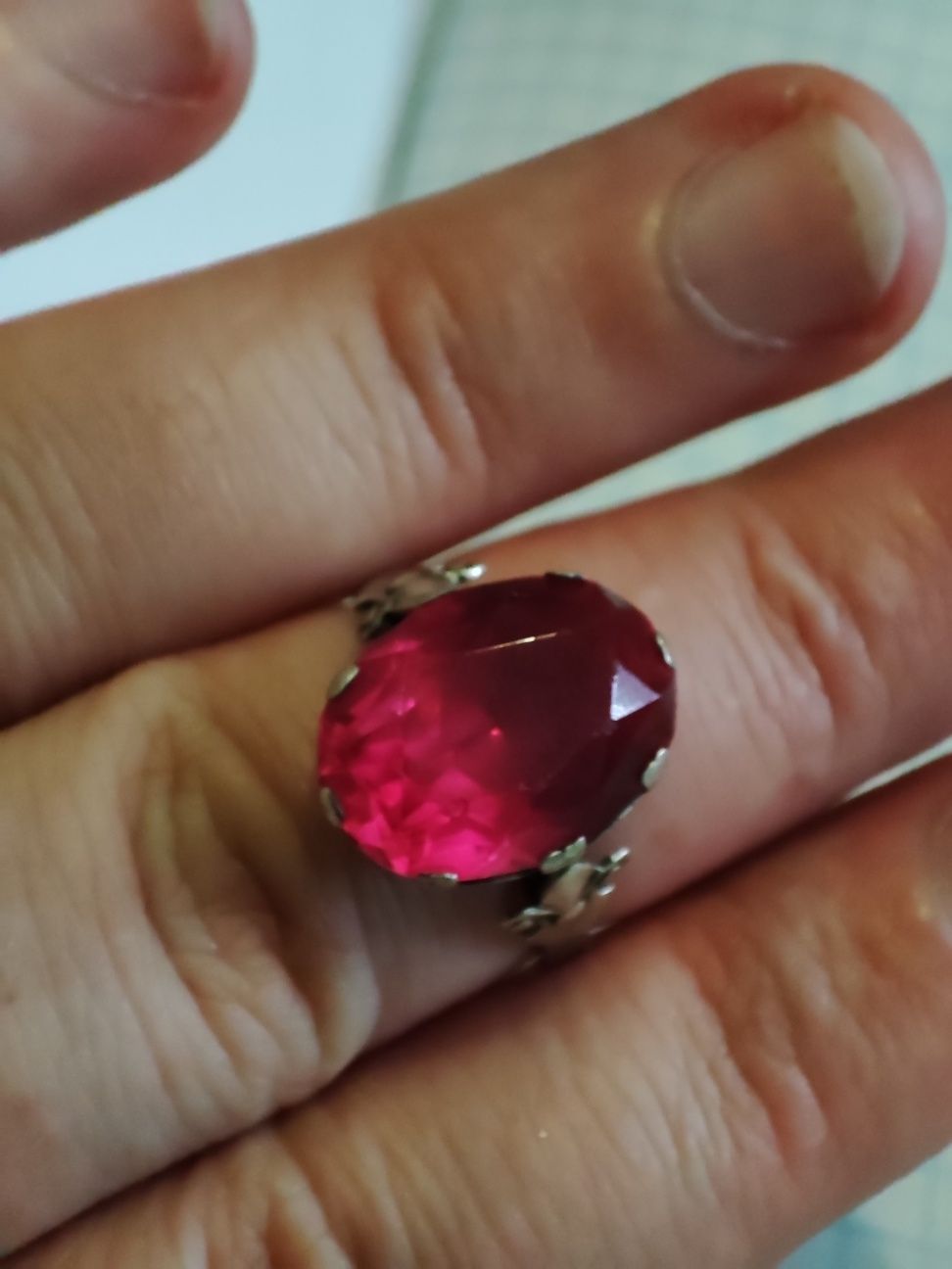 Советское кольцо с крупным рубином