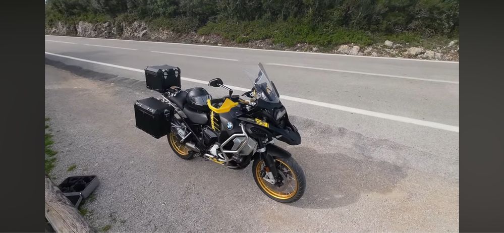Moto BMW GSA 1250 edicao 40 anos