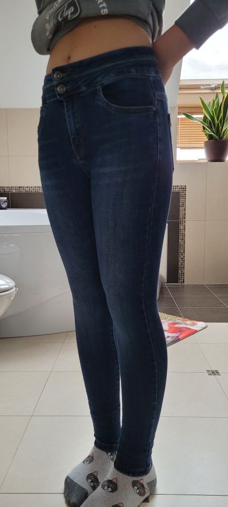 Spodnie jeans - nowe!