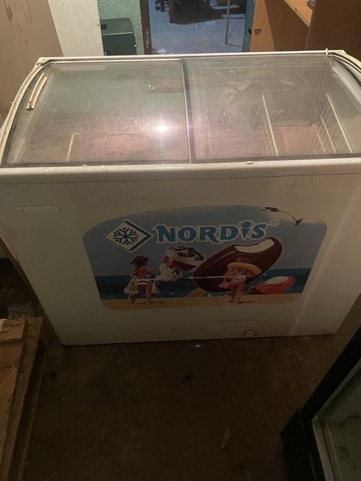 Морозильна ларь .Виробник Польща