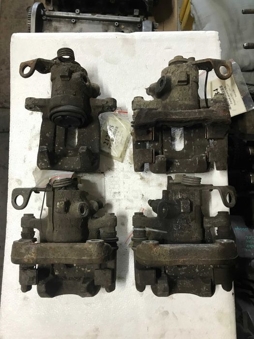 Суппорт супорт задній гальмівний Peugeot 307 308 207 \ Citroen C4