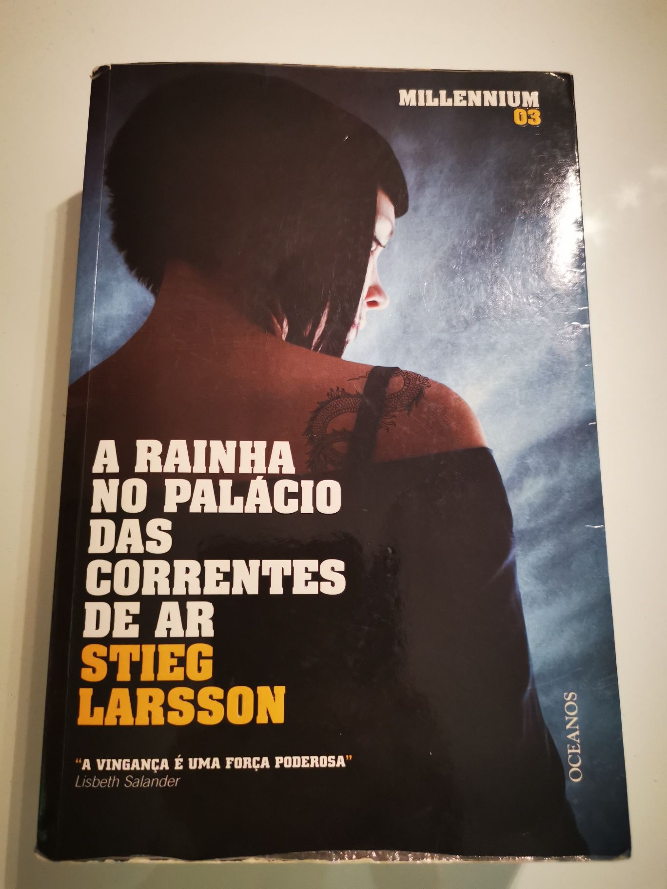 Livro A Rainha do Palácio das Correntes de Ar - Stieg Larsson