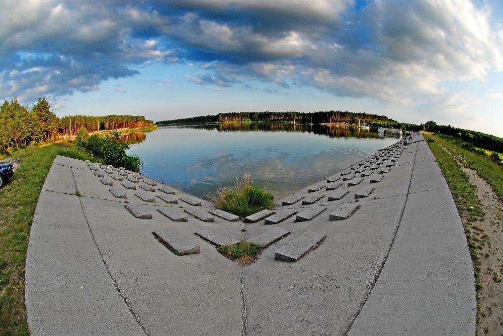 Atrakcyjne miejsce! Zalew Ostrowy! Camping! Relax! Nad samą wodą!100m2