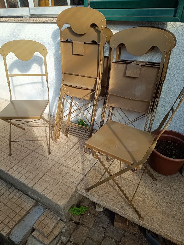 Móveis  em madeira