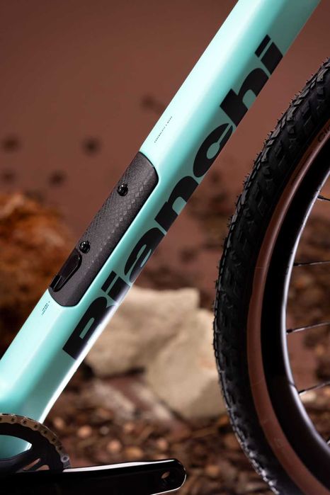 Rower gravelowy Bianchi Arcadex Pro Gravel z amortyzatorem Sram Apex