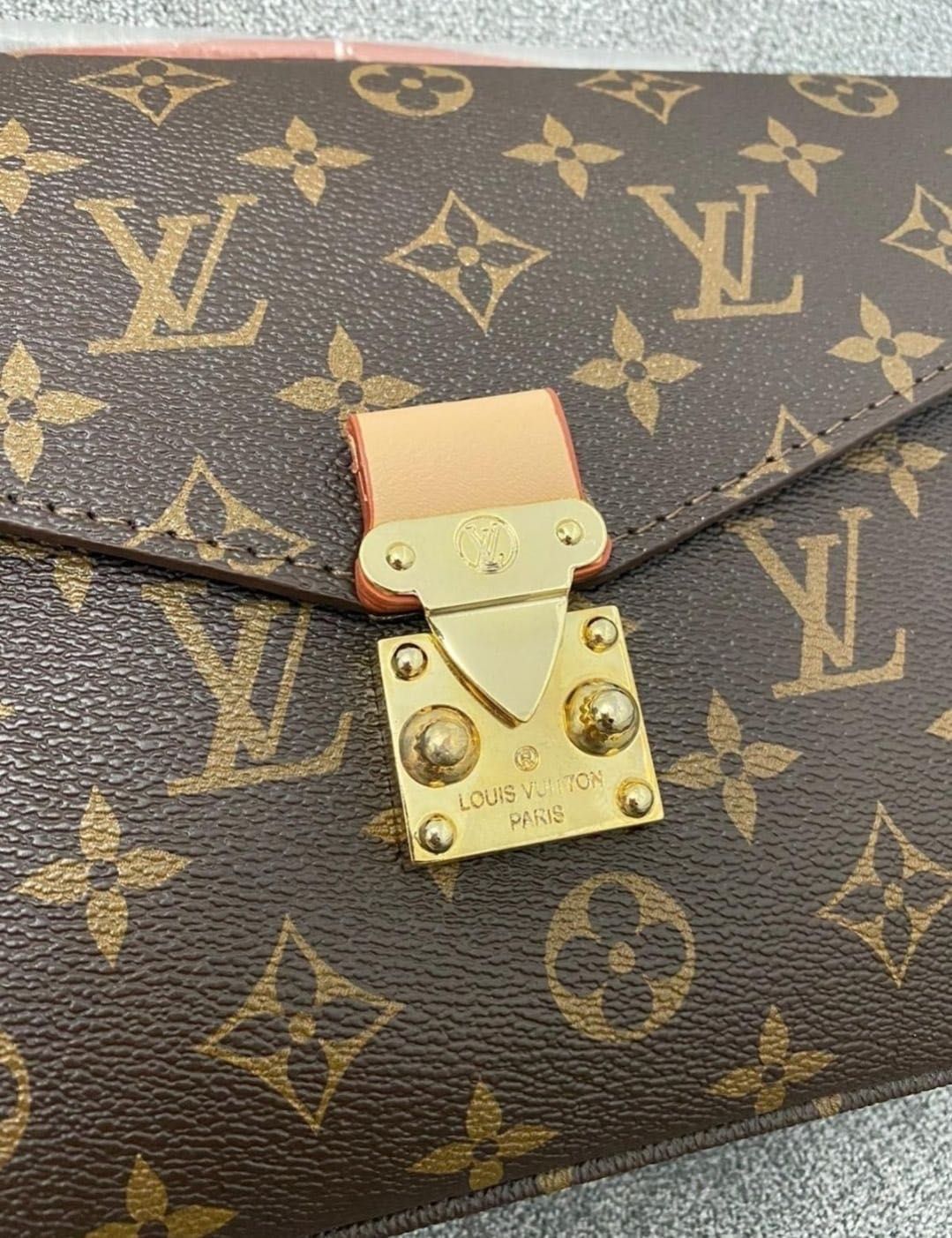 Torebka kuferek Louis Vuitton brązowa