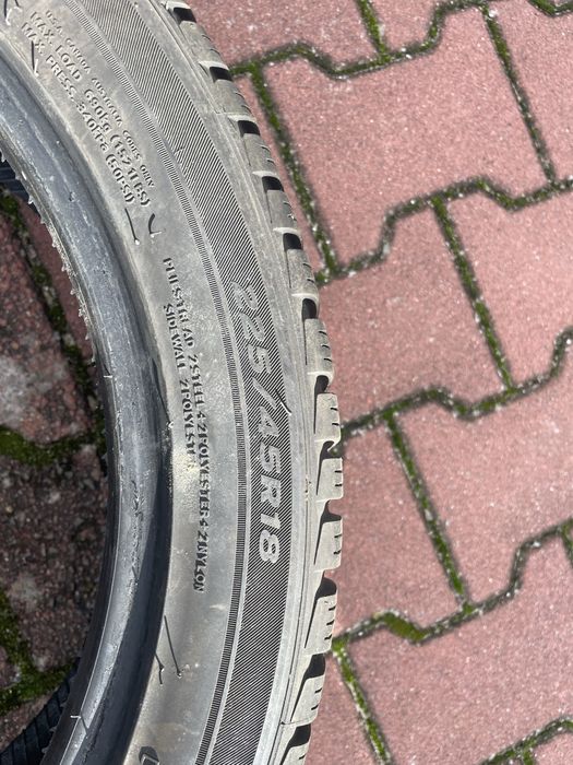 225/45/18 Zimowe ładne Laufenn