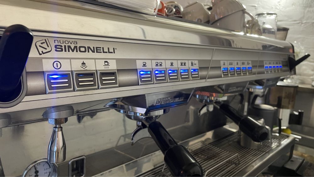 Кавомашина Simonelli nuova appia