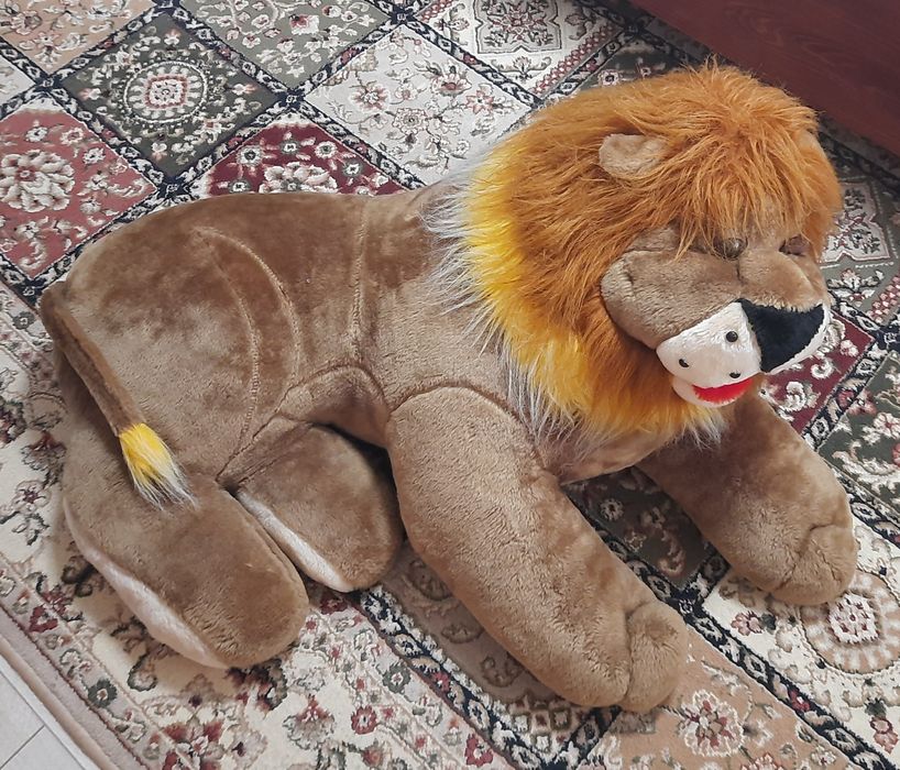 М'яка іграшка велика лев