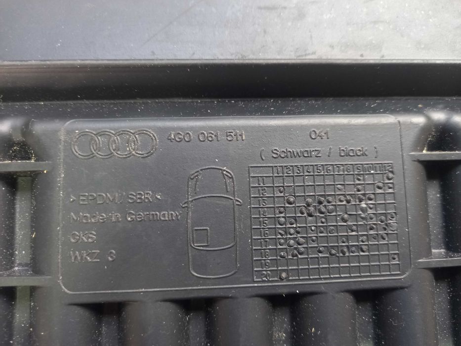 Килимки резинові Audi A6 (оригінал)