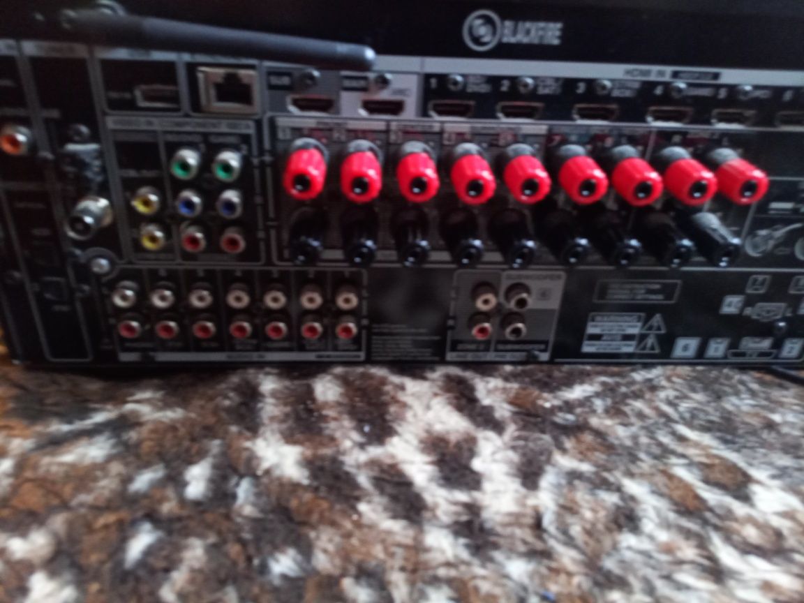 Amplituner. Onkyo 676e. Z funkcjami. sieciowym  wifi