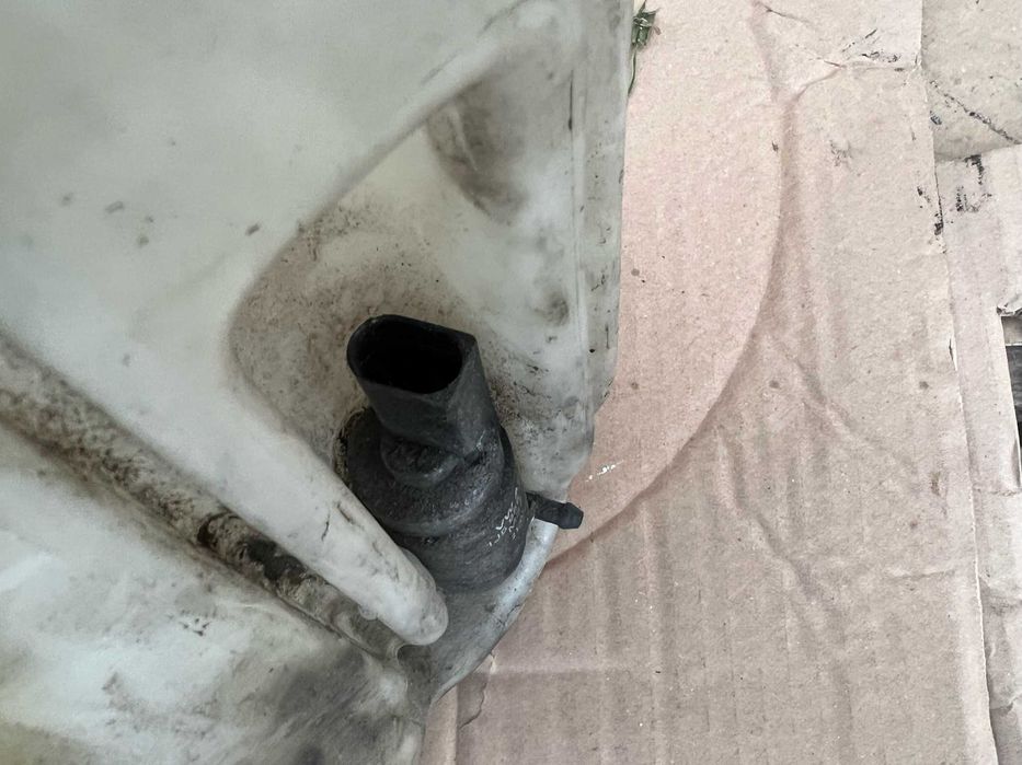 Zbiornik spryskiwaczy Audi A6C5 oryginał