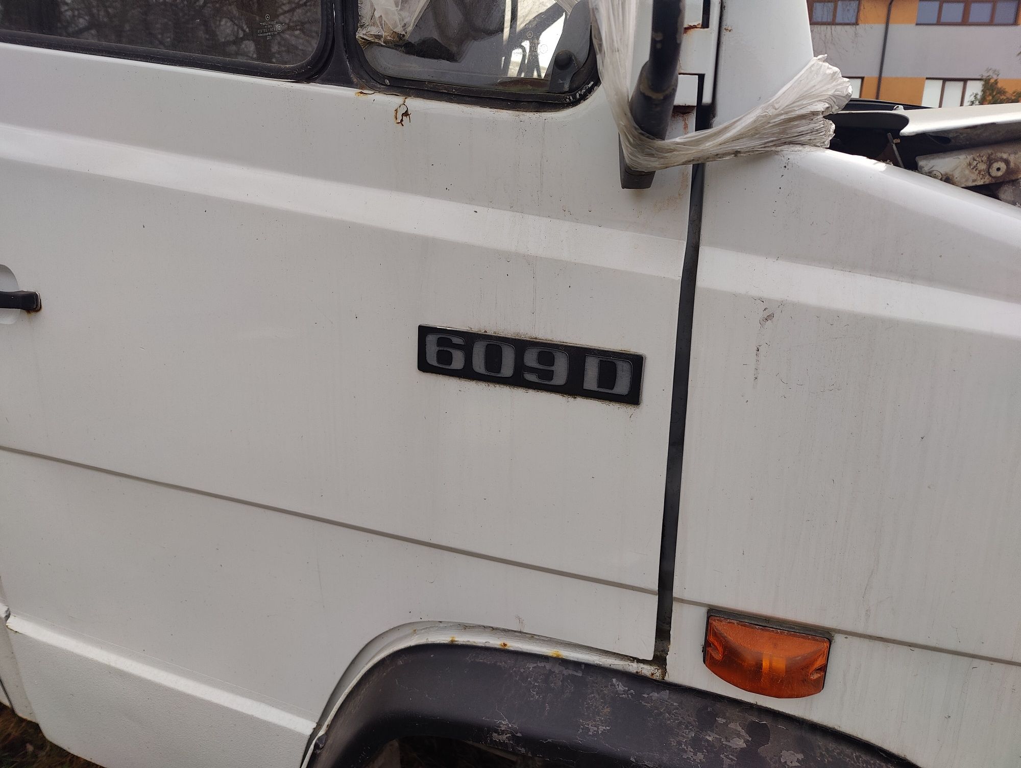 Мерседес Рекс 609