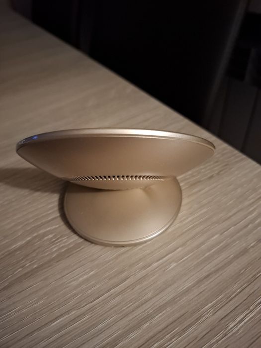 Ładowarka indukcyjna samsung.