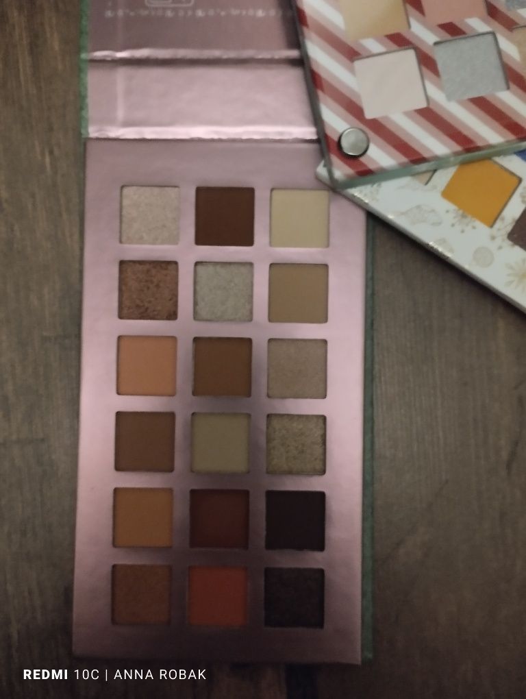 Makeup Revolution x Elf paleta 72 cieni