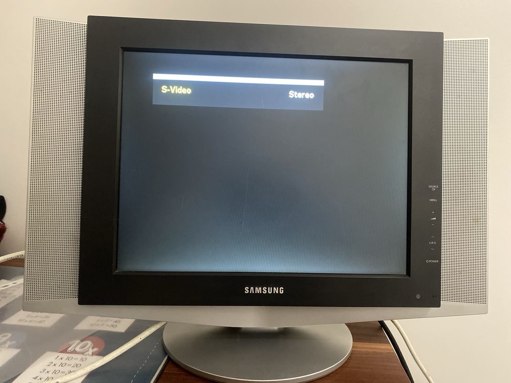 TV Samsung ecra 38 cm