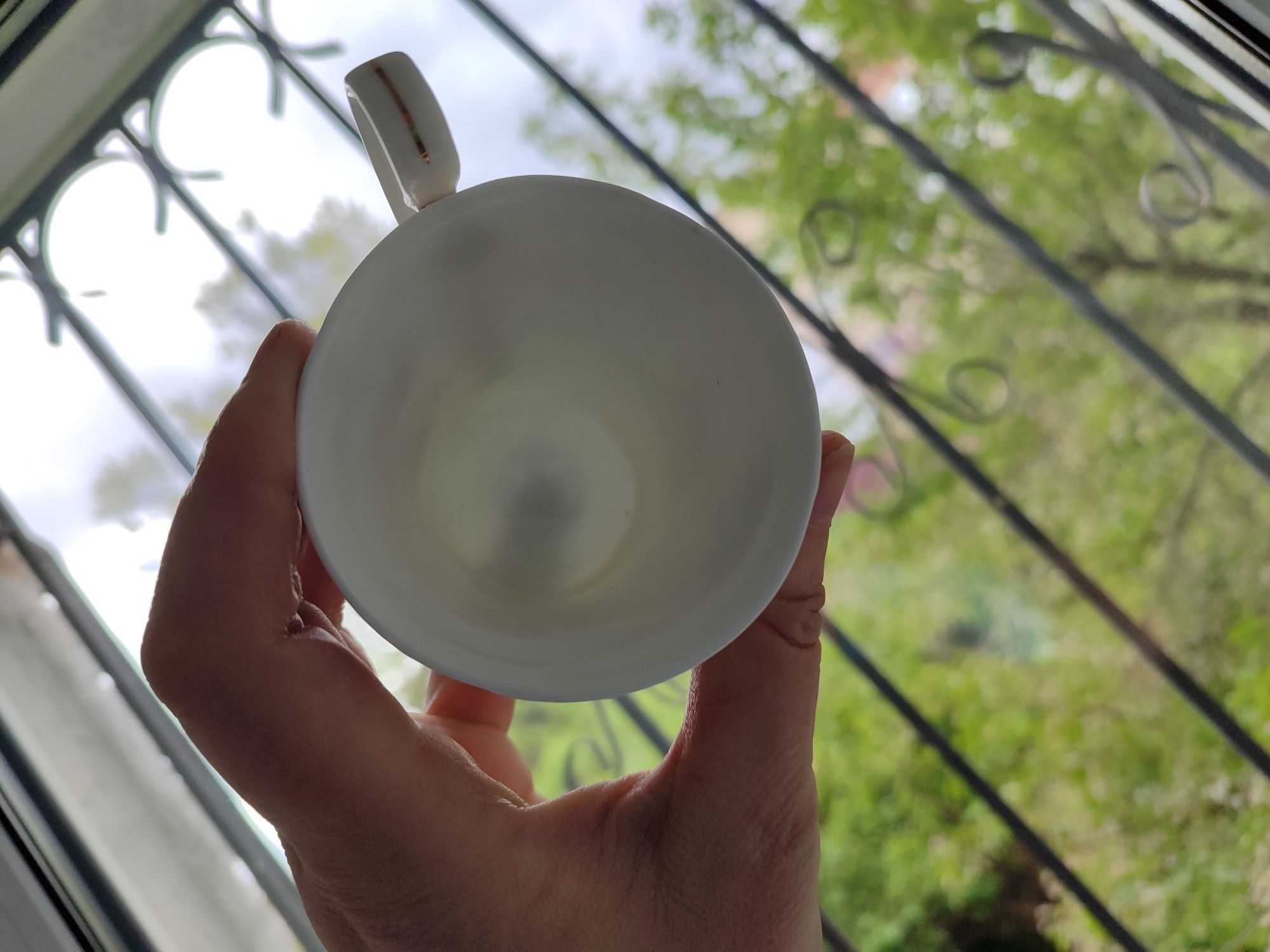 Сервиз чайно- кофейный Румыния костяной фарфор.