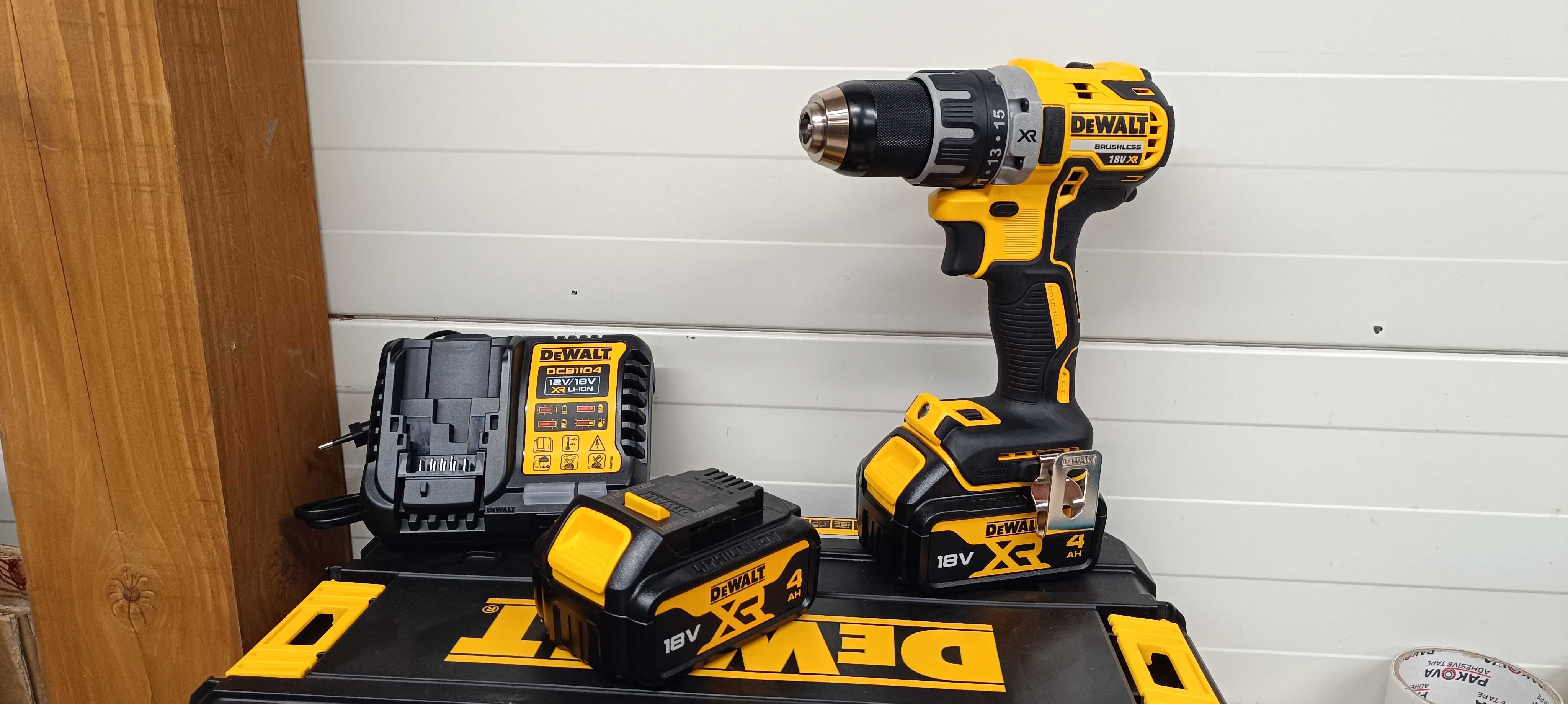 Wiertarko-wkrętarka Dewalt DCD791 2x4 Ah Ładowarka 18V 70NM NOWA FV23%