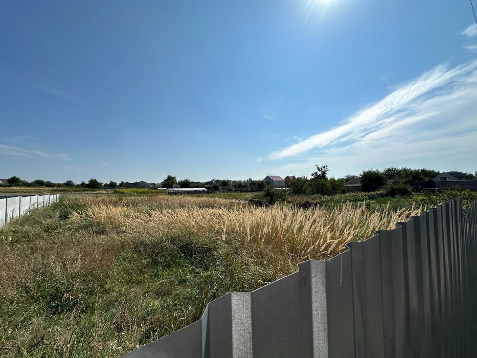 Престижна ділянка — всього 11 км від Києва! Світло, газ, асфальт!