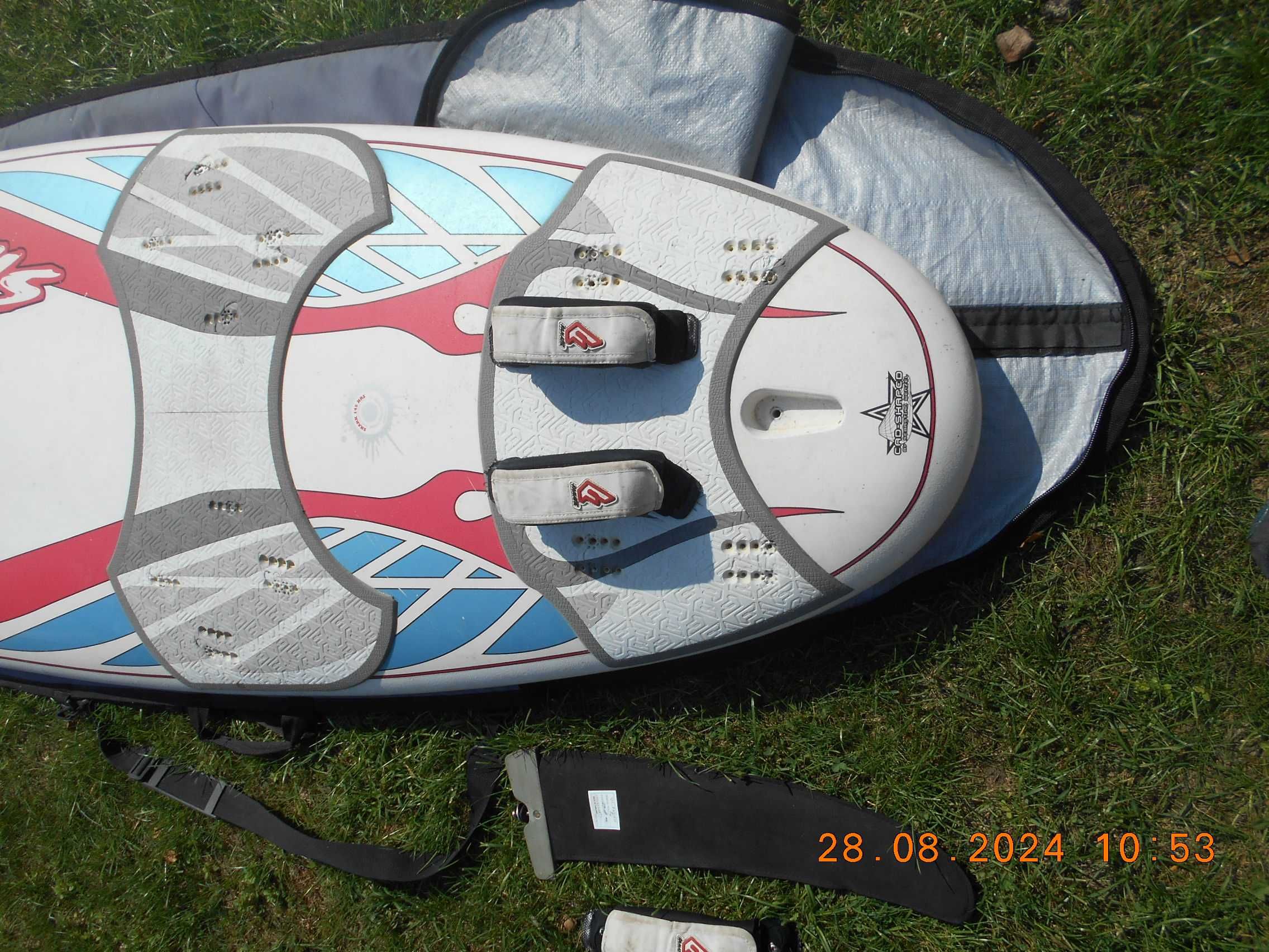 deska /zestaw windsurfingowa FANATIC SHARK 145 L i pędnik Naish 7,3 m