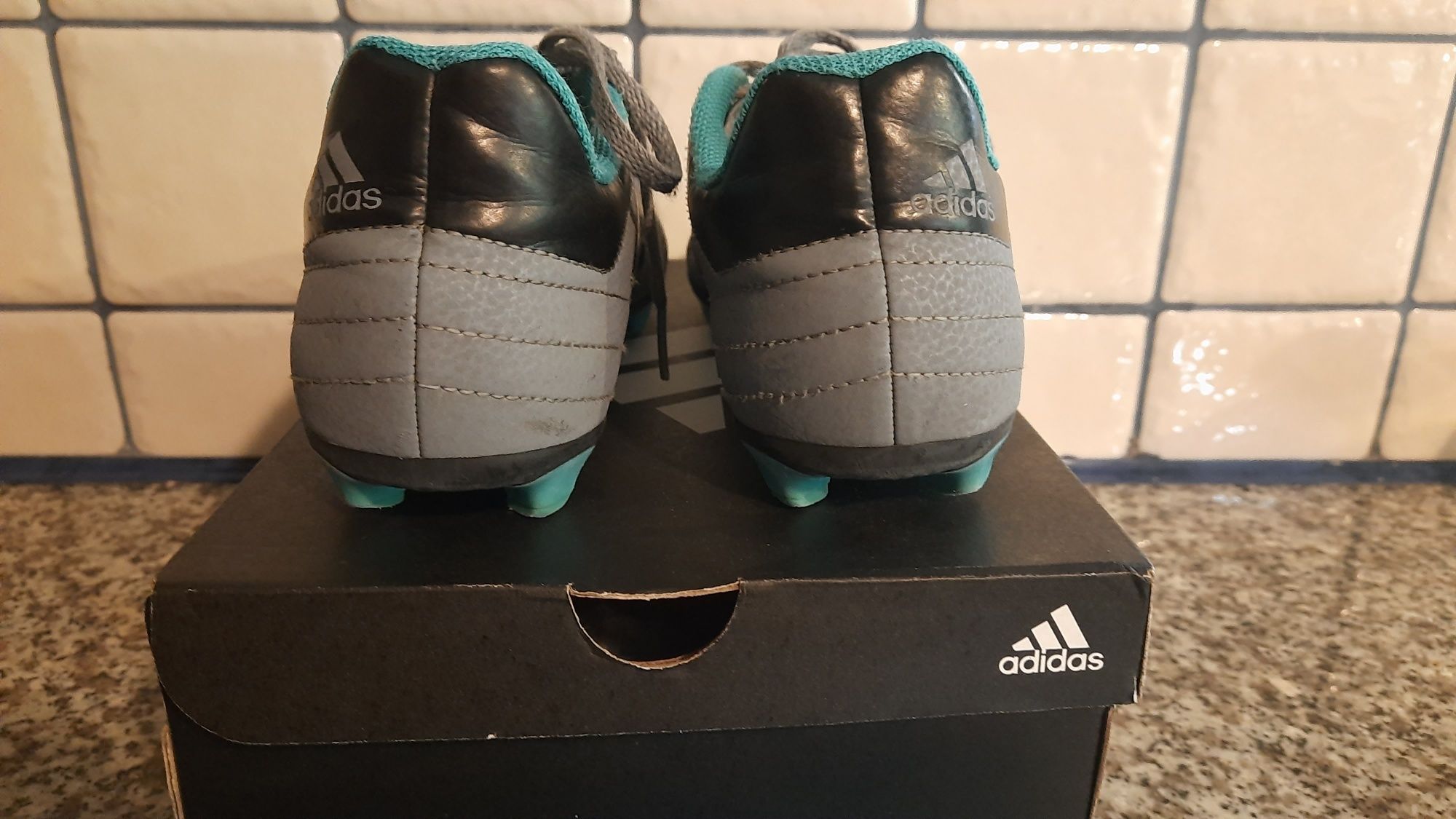 Buty piłkarskie Adidas korki lanki rozmiar 38