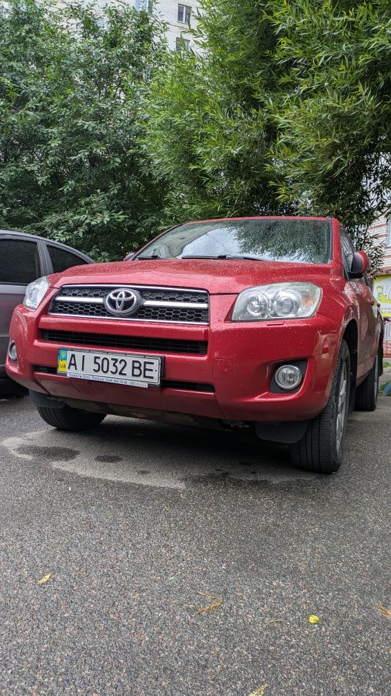 Продам коня RAV4 2009