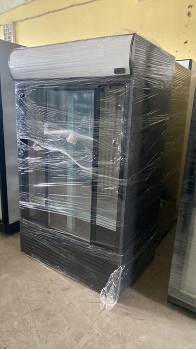 Двухдверный холодильный шкаф Холодильник Ларь витрина под бутылки