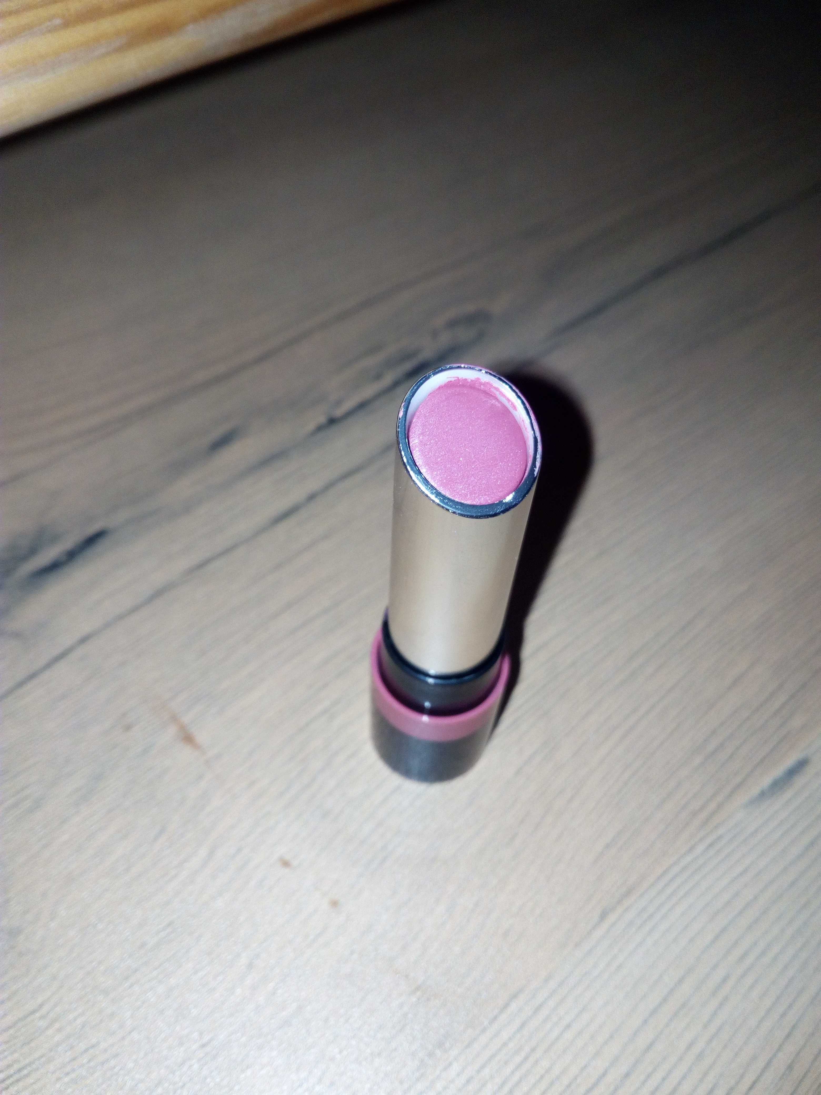 Pomadka do ust | szminka | RIMMEL | 200 | it`s a keeper