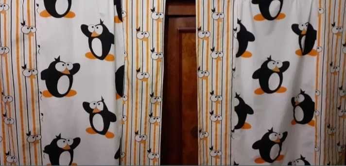 Zasłonki do pokoju dziecięcego wzór Pingwiny