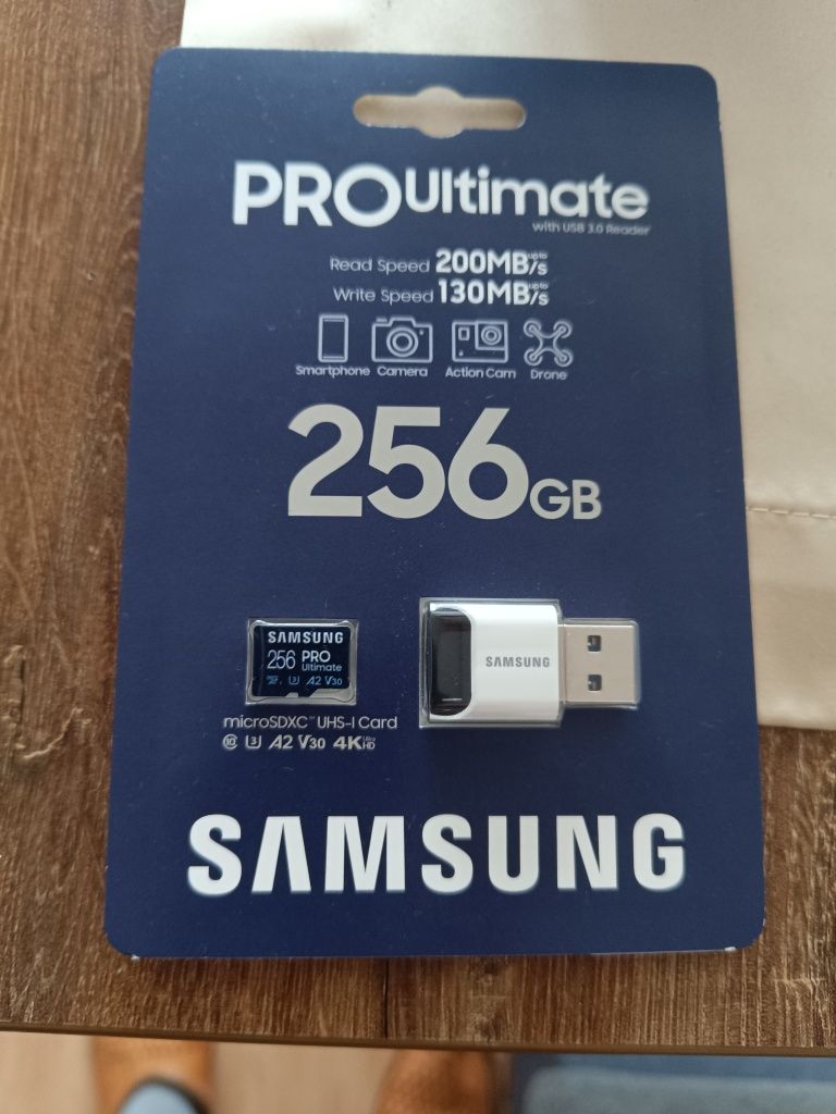 Karta pamięci Samsung PRO Ultimate 2023 microSD 256GB + czytnik