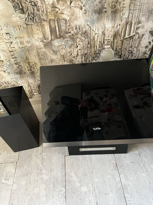 Витяжка кухонна Vento не працююча