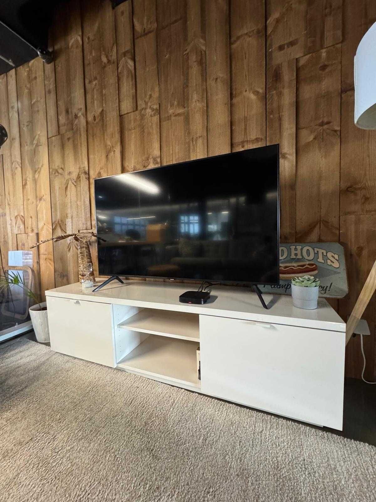 Móvel de TV IKEA com Gavetas – Prático e em Excelente Estado