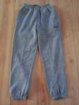 Spodnie dresowe r 128-134