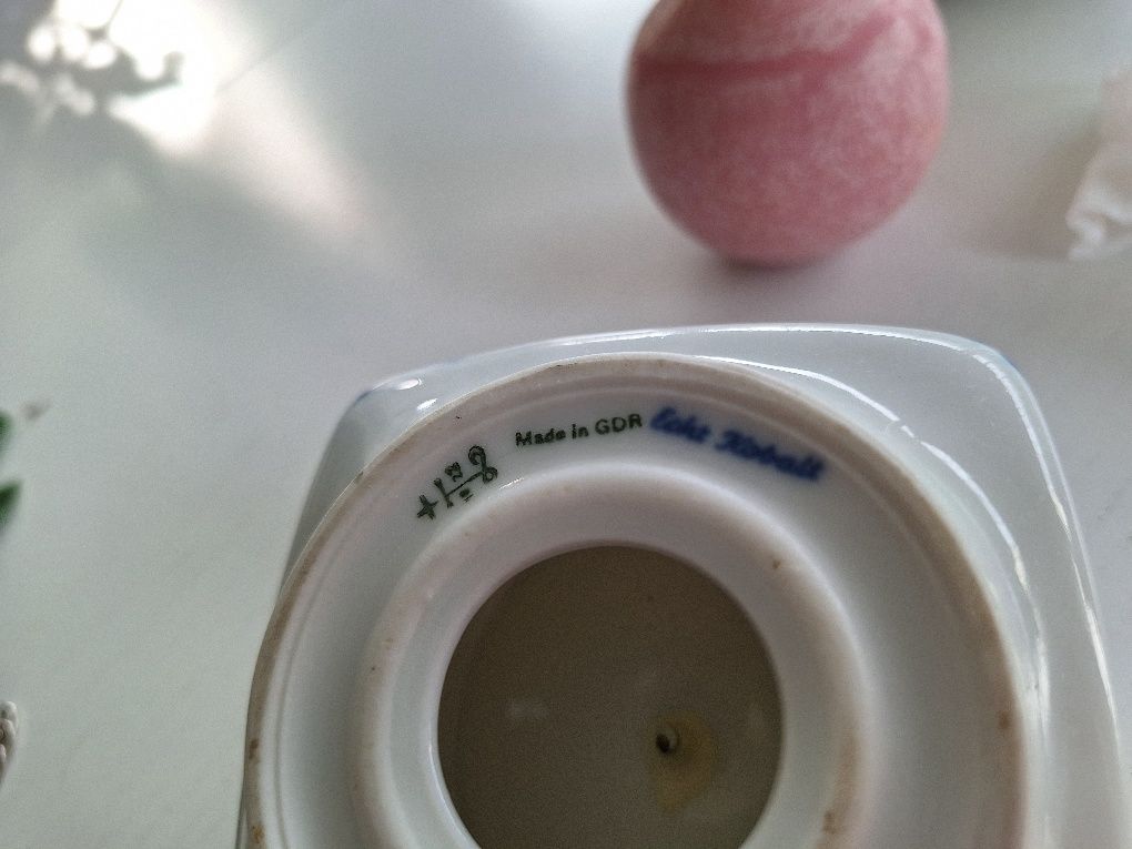 Świecznik lub wazonik szeroki  Echt Kobalt biała porcelana zdobiona ko