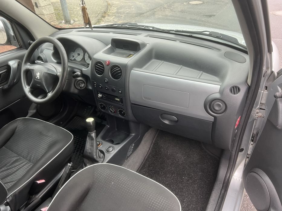 Peugeot Partner 1.6 16V 109KM 2Klucze Klimatyzacja Hak Niski Przebieg