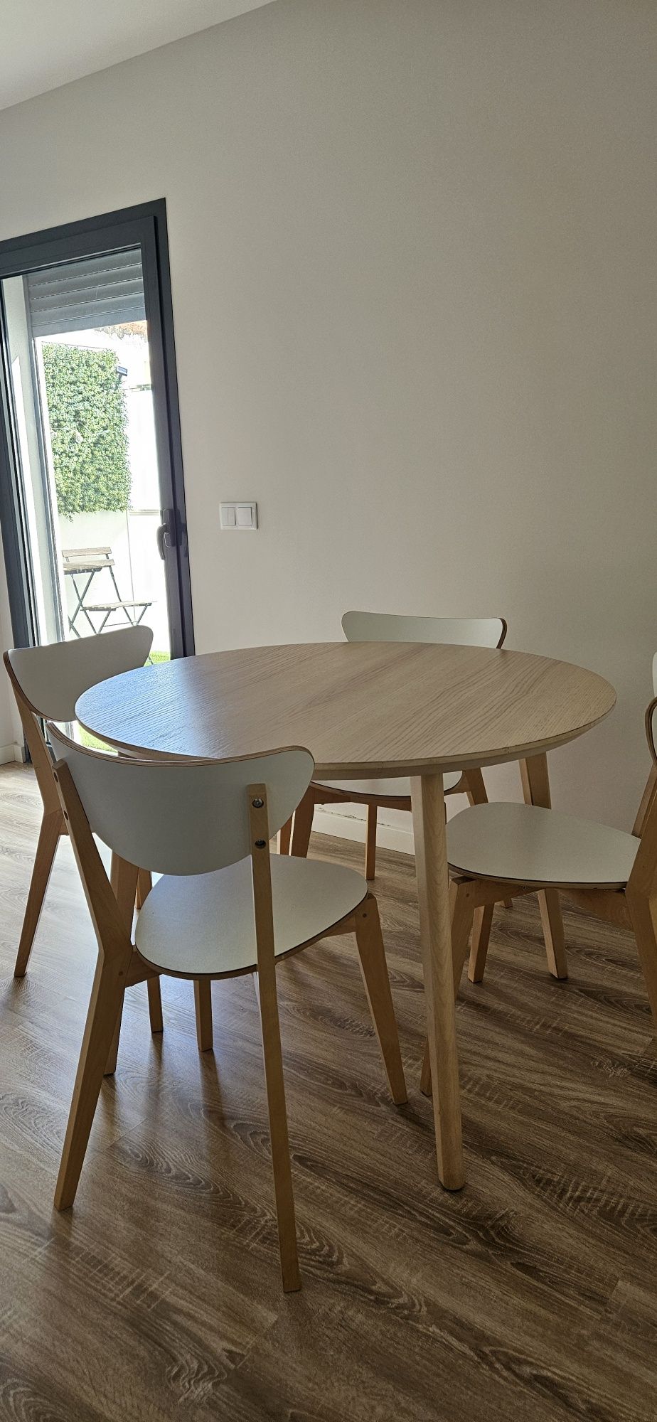 Conjunto Mesa e 4 Cadeiras IKEA